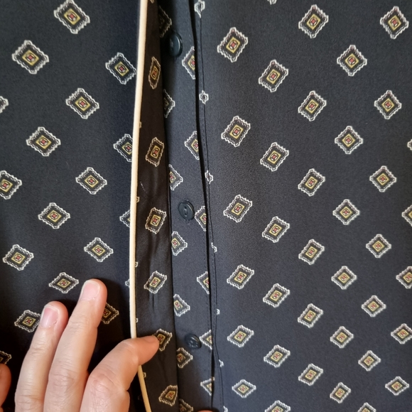 MARKS AND SPENCER COLLECTION Black Patterned Shirt Covered Buttons Wide Cuffs 14 - Picture 7 of 16